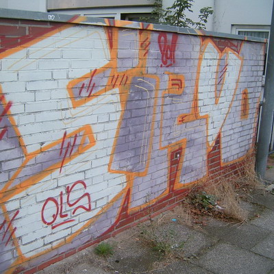 Graffiti and street art from a photo tour in Bremen including colourful sprayed tags and top-to-bottoms.